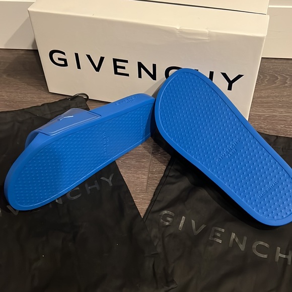 - Givenchy slides - Picture 5 of 5